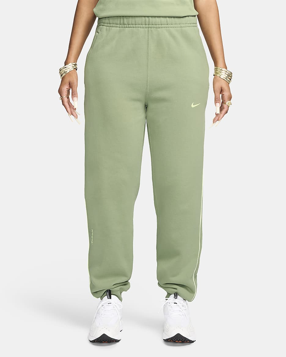 Green nike bottoms hotsell